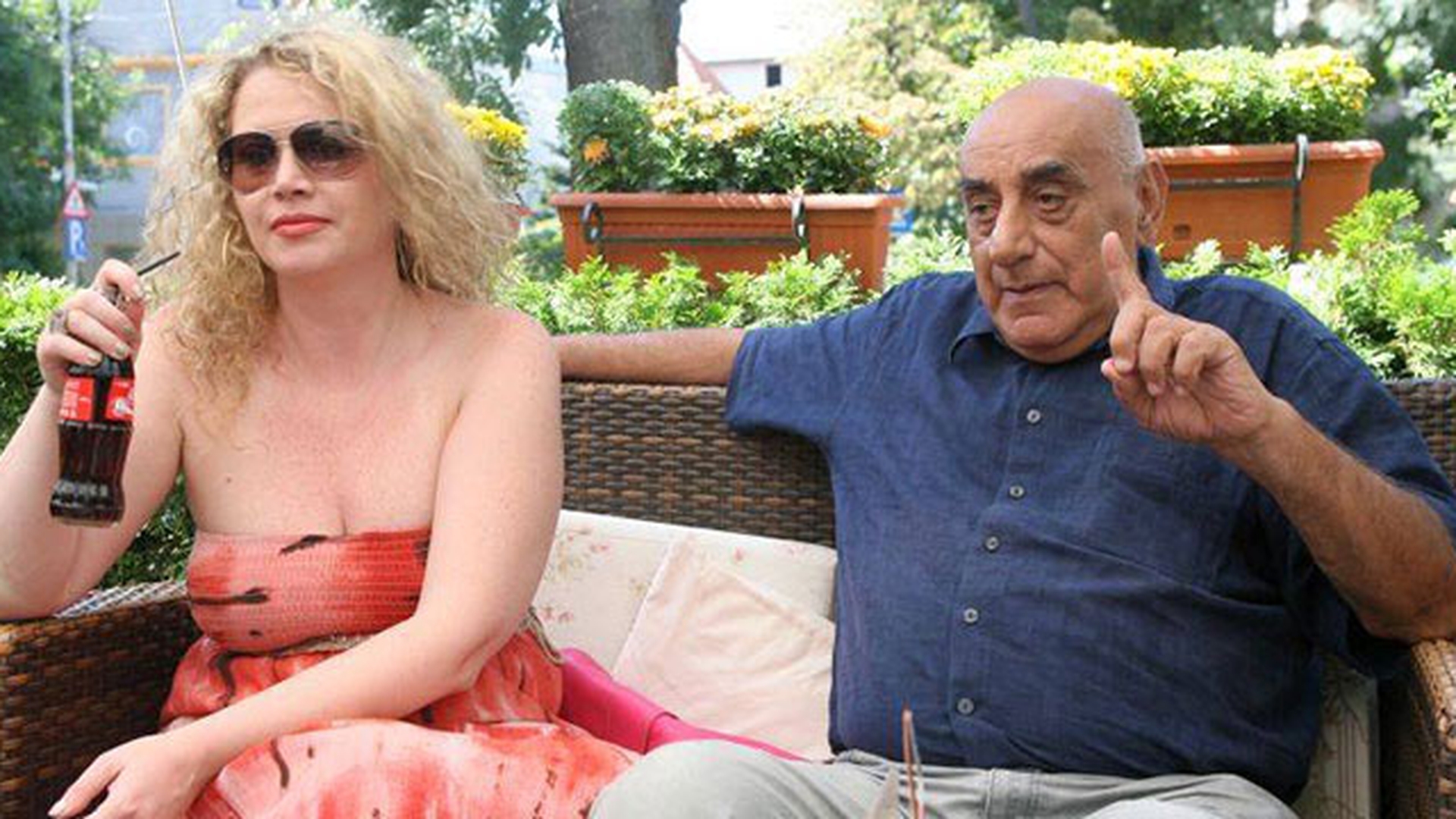 Oana Lis, marturisiri despre presupusul amant. Manelistul Mircea Mondialu' i-a cantat de ziua ei si...