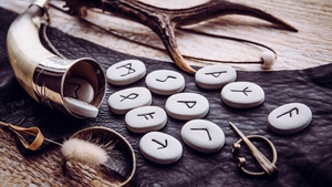 Horoscop rune azi, 11 iunie 2026. Nativii care atrag banii ca un magnet. Perthro anunță o zi plină de oportunități