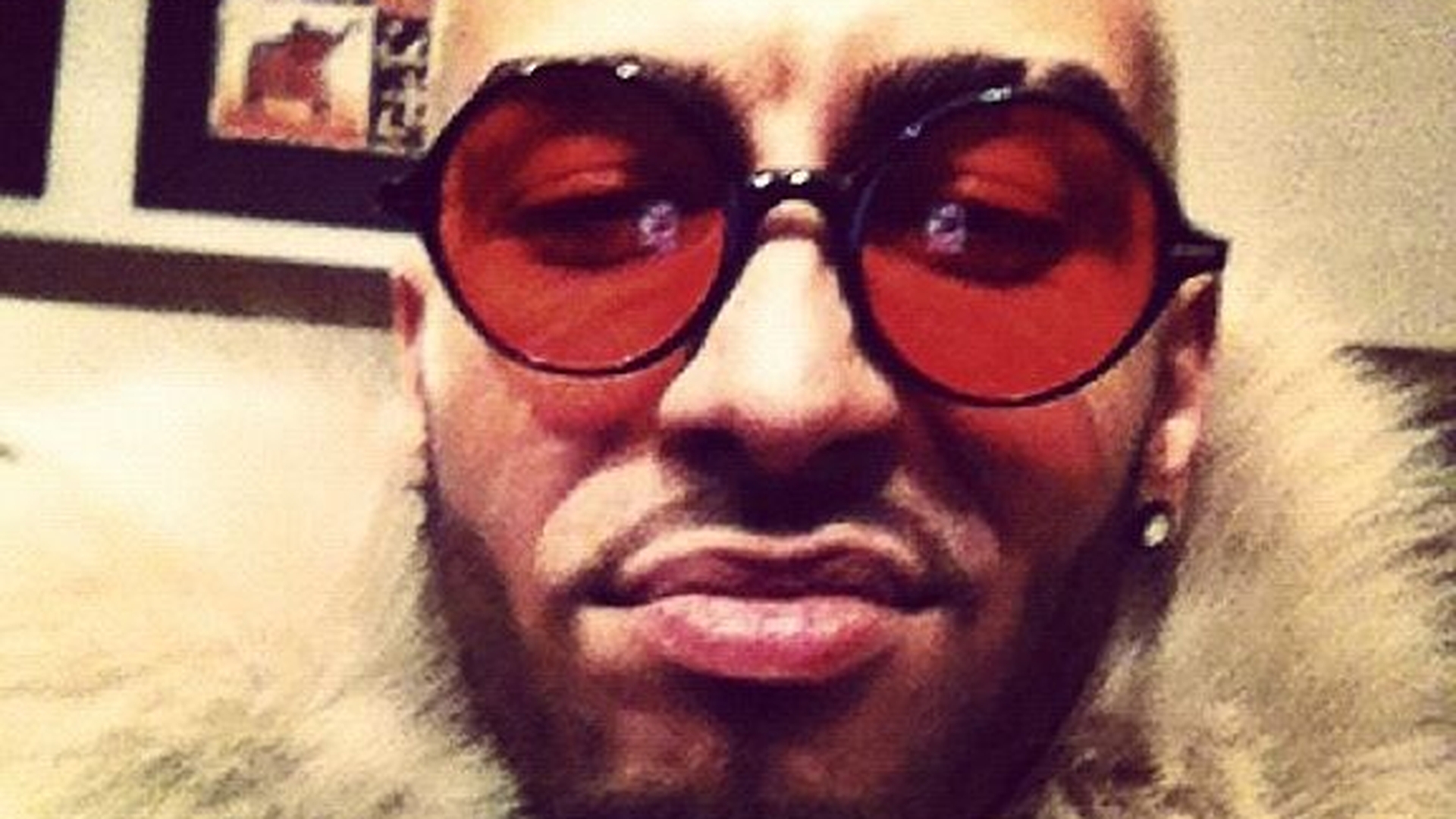 Showbiz-ul te vrea blond, dar nu copiator! Vezi ce artisti romani il imita pe Chris Brown!