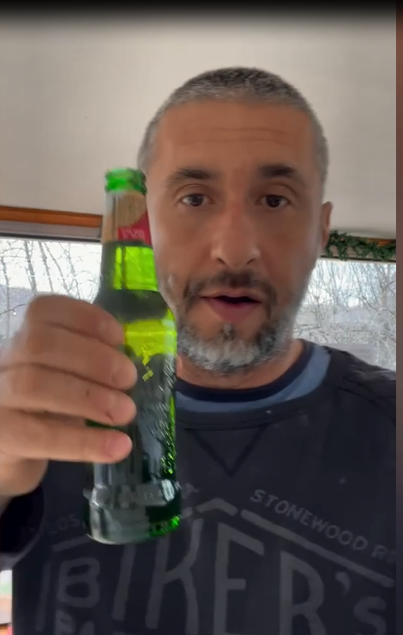 Ce și-a putut găti Dragoș Bucur în lipsa Danei Nălbaru. La așa combinație nu te-ai fi gândit