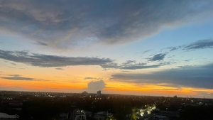 Fenomen bizar pe cer! Autoritățile au intrat în alertă după apariția unui nor toxic