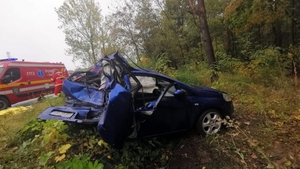 Accident groaznic în Argeș! Mașină făcută morman de fiare: o femeie a murit, soțul, grav rănit