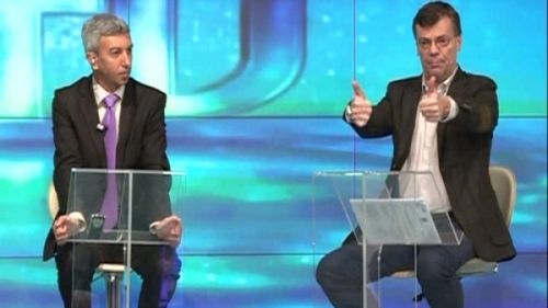Asa nu l-ai vazut niciodata! Prezentator tv, politician, pentru prima oara in tandreturi cu o femeie