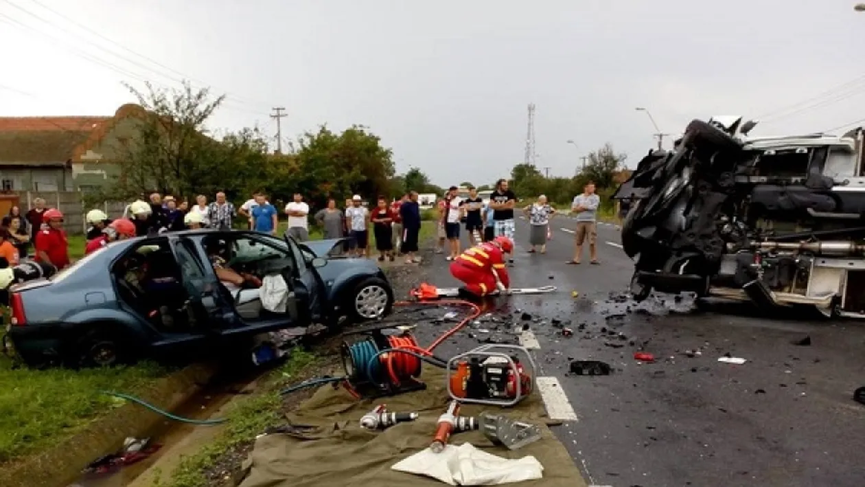 Doi dintre răniții accidentului din Teleorman s-au stins din viață. Șoseaua este numită ”Drumul morții”
