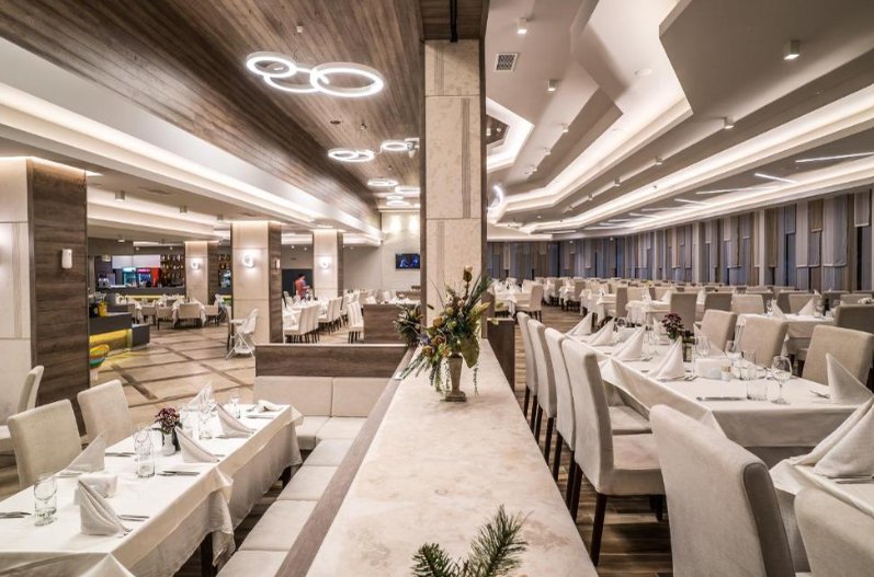 Perelik Hotel 5* se află în centrul stațiunii Pamporov/ sursă foto: Booking