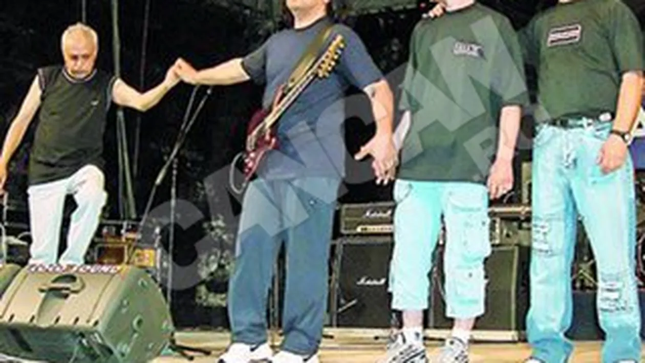 Trupa Compact, speriata de o furtuna