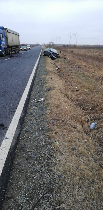 Sfârșit trafic! Un șofer a murit între fiare, după un accident teribil
