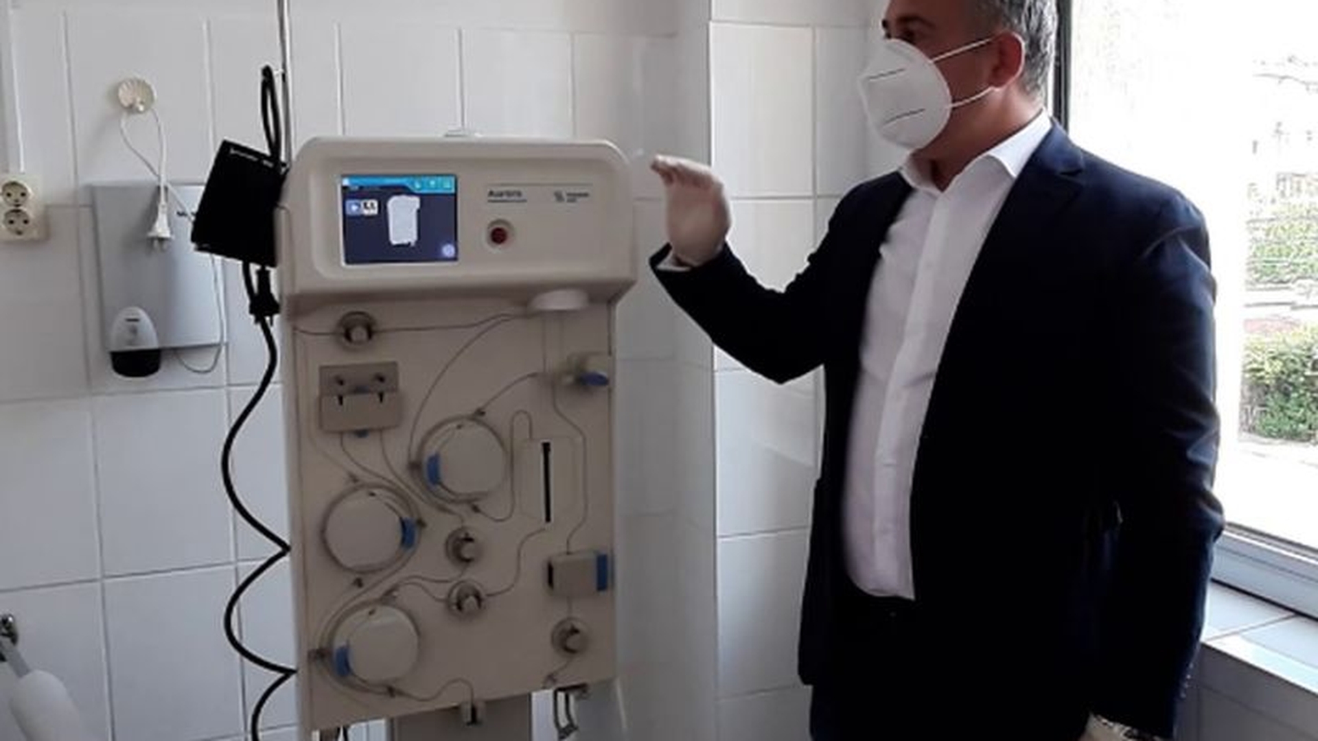 Vești bune de la Sibiu. Echipament pentru tratamentul cu plasmă hiperimună, dat pentru 12 luni Spitalului de Urgență