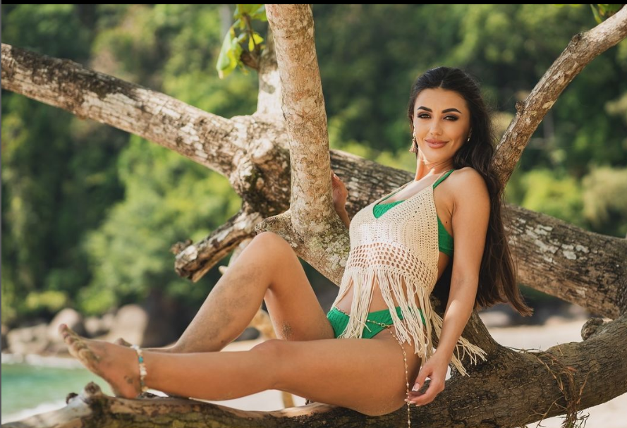 Cântăreața va fi eliminată de băieții ispite. (SURSA: INSTAGRAM.COM)
