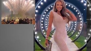 Bianca Drăgușanu, distracție maximă de Revelion. Sexy-blonda a făcut show în localul lui Gabi Bădălău