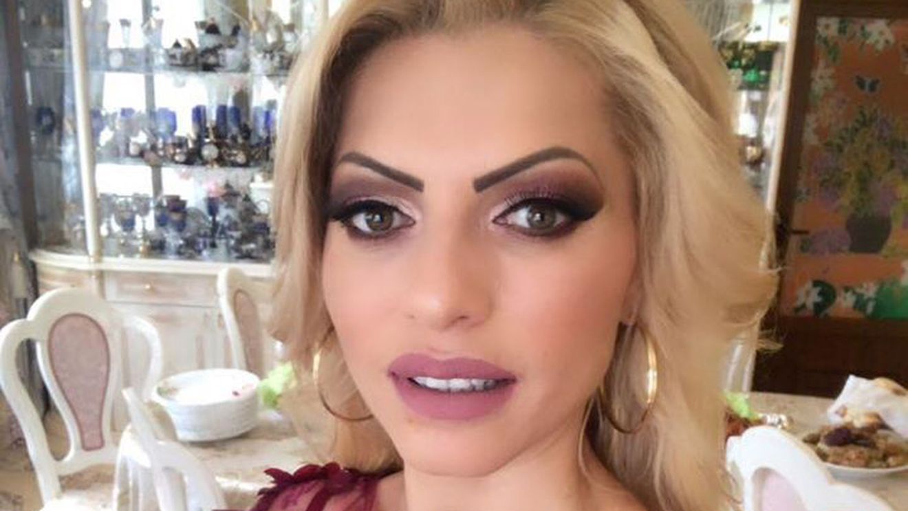 Nicoleta Guță, luată cu SMURD-ul de pe scenă. Vedeta a leșinat în timpul concertului