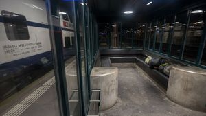 Deși câștigă 4.000 de franci elvețieni pe lună, un muncitor român la Zurich doarme pe stradă. Care e motivul