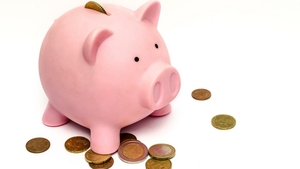 Top 5 metode prin care să economisești bani. Sfaturi prin care să nu mai aștepți salariul