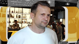 Râzi cu Robert Tudor! Magicianul a scos porumbelul... pe gură! Cum și-a cunoscut soția, dar și unde se oprește “fidelitatea”. E ”fiartă” pe Ramona Olaru!