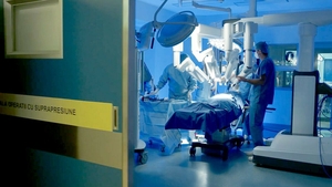 Caz cardiovascular complex, rezolvat minim invaziv, în premieră națională, la Spitalul Clinic SANADOR