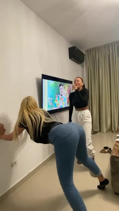 Simona Trașcă, Loredana Chivu și Ana Mocanu s-au “dezlănțuit” într-un apartament