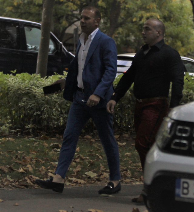 Robertino Georgescu și Dan Drăgulin, surprinși la pas prin Capitală