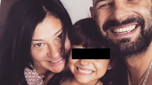 Ți se rupe sufletul! Ce îi spune zilnic Iris, fiica regretatului Nosfe, mamei sale: ”Se exprimă cum știe și cum poate”