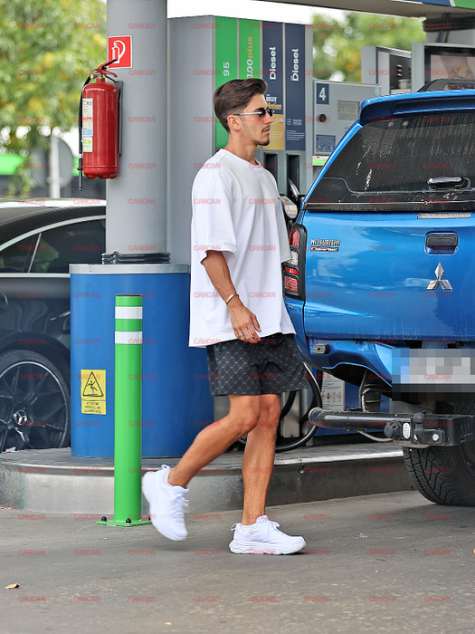 Milionarul Sebastian Dobrincu alimentează Lamborghini Huracan Evo