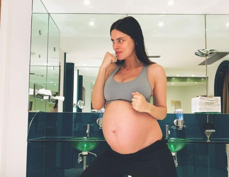 Catrinel Menghia, complet goală pe internet! Fotomodelul nu pierde vremea în autoizolare. FOTO