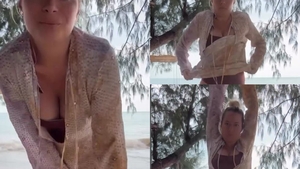Cum arată Laura Cosoi în costum de baie, după 4 nașteri. Fanii au crezut că nu văd bine!