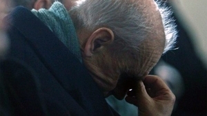 Ce a pățit un pensionar din Cluj, după ce s-a îndrăgostit de vecina lui mult mai tânără. Când și-a dat seama, era prea târziu