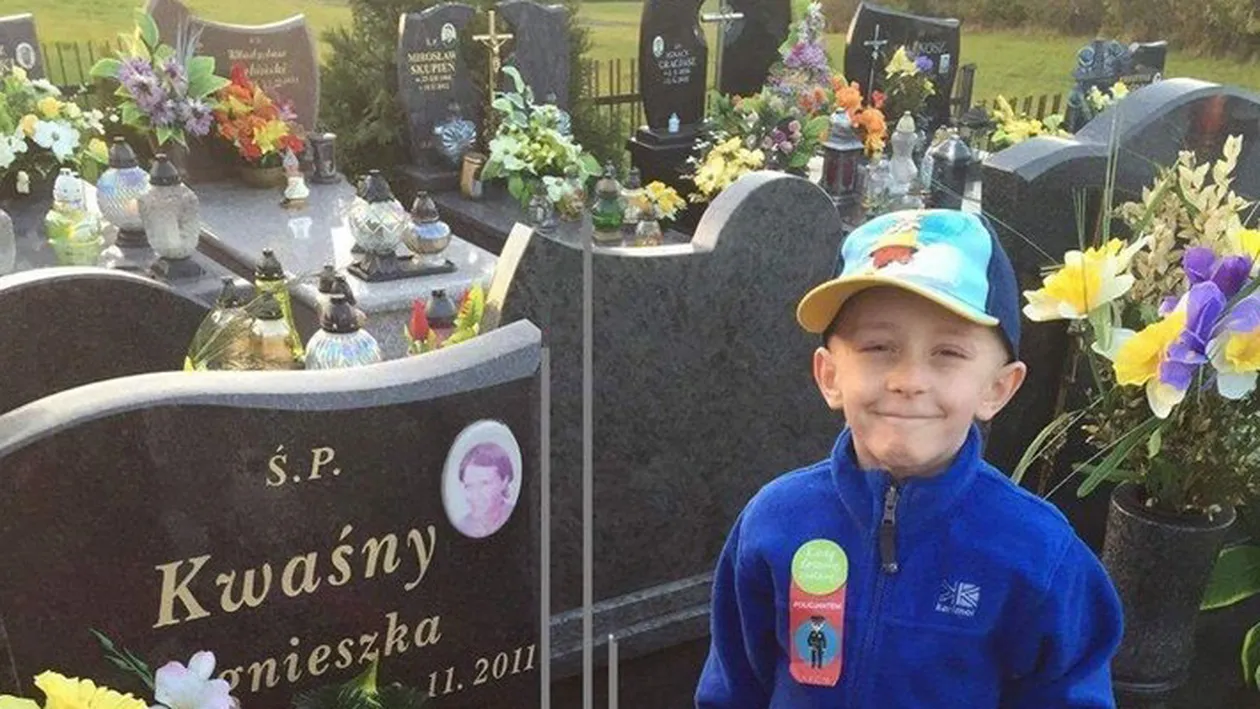 Filip, băieţelul bolnav care îşi dorea să fie înmormântat lângă mama lui, a murit! Îngropaţi-mă în sicriul mamei mele…! 