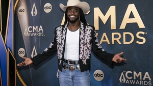 Rap-ul l-a făcut celebru, country l-a făcut legendă! Povestea succesului lui Shaboozey, cowboy-ul care a venit din cluburi