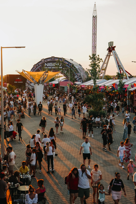 S-a deschis cea mai mare stațiune de entertainment de pe litoral. NIBIRU, prima zi sold out cu 50.000 vizitatorii