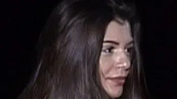 VIDEO Monica Gabor a dus-o pe Irina la piscina seara! De 8 Martie sper sa imi dea o felicitare confectionata de ea!