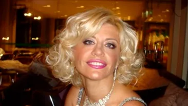 Loredana este fan al tenisului! Artista o sustine pe Andreea Rosca, aflata in sferturile turneului Nike Juniors!