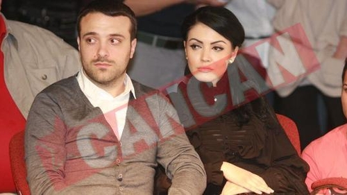 O cer in casatorie zilnic, dar ea imi zice sa mai astept! Mi-am vandut si masinile pentru Andreea Mantea