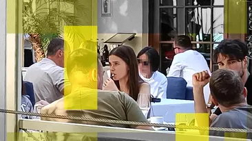 Theo Rose a revenit la obiceiurile nocive la numai câteva luni după ce a născut! CANCAN.RO a surprins-o pe artistă așa cum spera să nu o vadă nimeni! “Sudează” țigară după țigară!