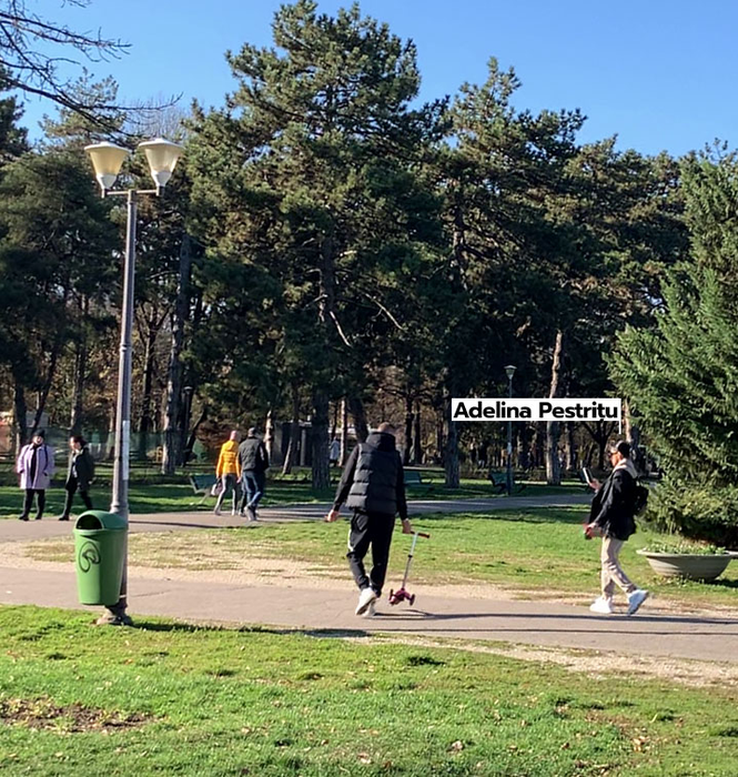 Adelina Pestrițu "muncește" chiar și în clipele de relaxare (Foto: CANCAN.RO)