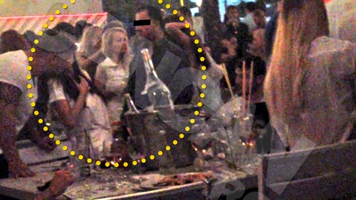 Ramona Gabor, luata "la pachet" cu trei bunaciuni, de catre un afacerist misterios! Cum s-a distrat in "grup" sora lui Moni