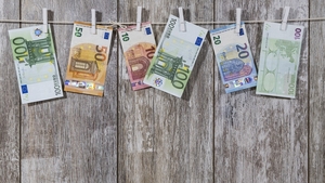 Curs BNR 5 octombrie 2018: Euro a crescut, după ce s-a apropiat de maximul istoric în faţa leului