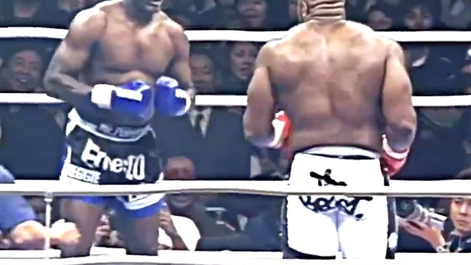 Ăsta e meciul spectacol, dintre Bob Sapp și Ernesto Hoost! Spectatorii în delir! VIDEO
