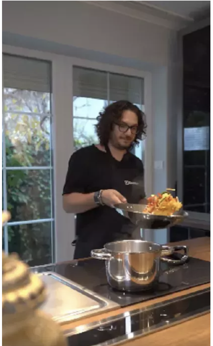 Florin Dumitrescu și-a prezentat vila de lux. Cum și-a renovat cheful de la Pro TV casa: „Viața e mai mișto cu…”