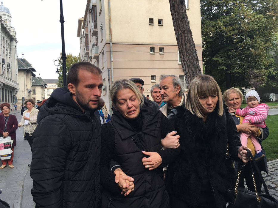 Momente sfâşietoare la căpătâiul lui Ilie Balaci! Fiica cea mare, Lorena, a avut nevoie de ajutor