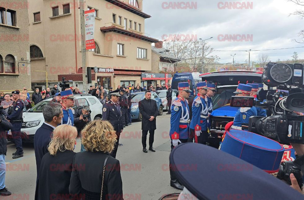 Mircea Lucescu, pe ultimul drum. Imagini copleșitoare de la ceremonia în care lumea fotbalului își ia adio de la un titan