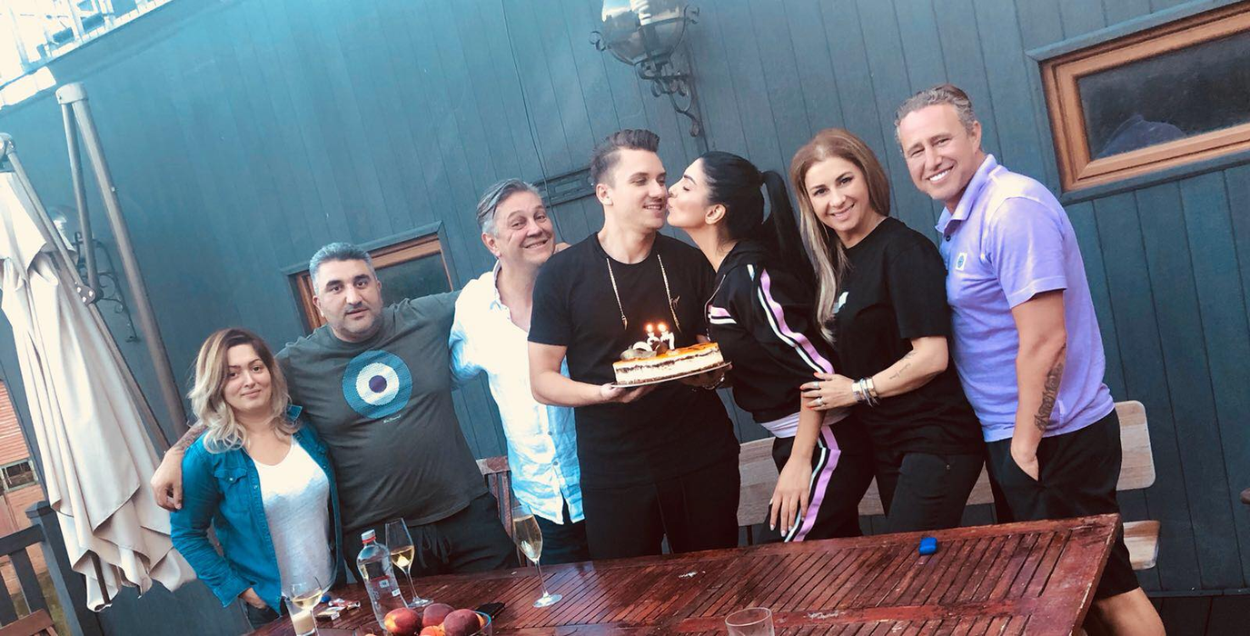 Anamaria Prodan, răsfățată cu daruri de lux de ziua ei! Cum arată tortul personalizat pe care l-a primit