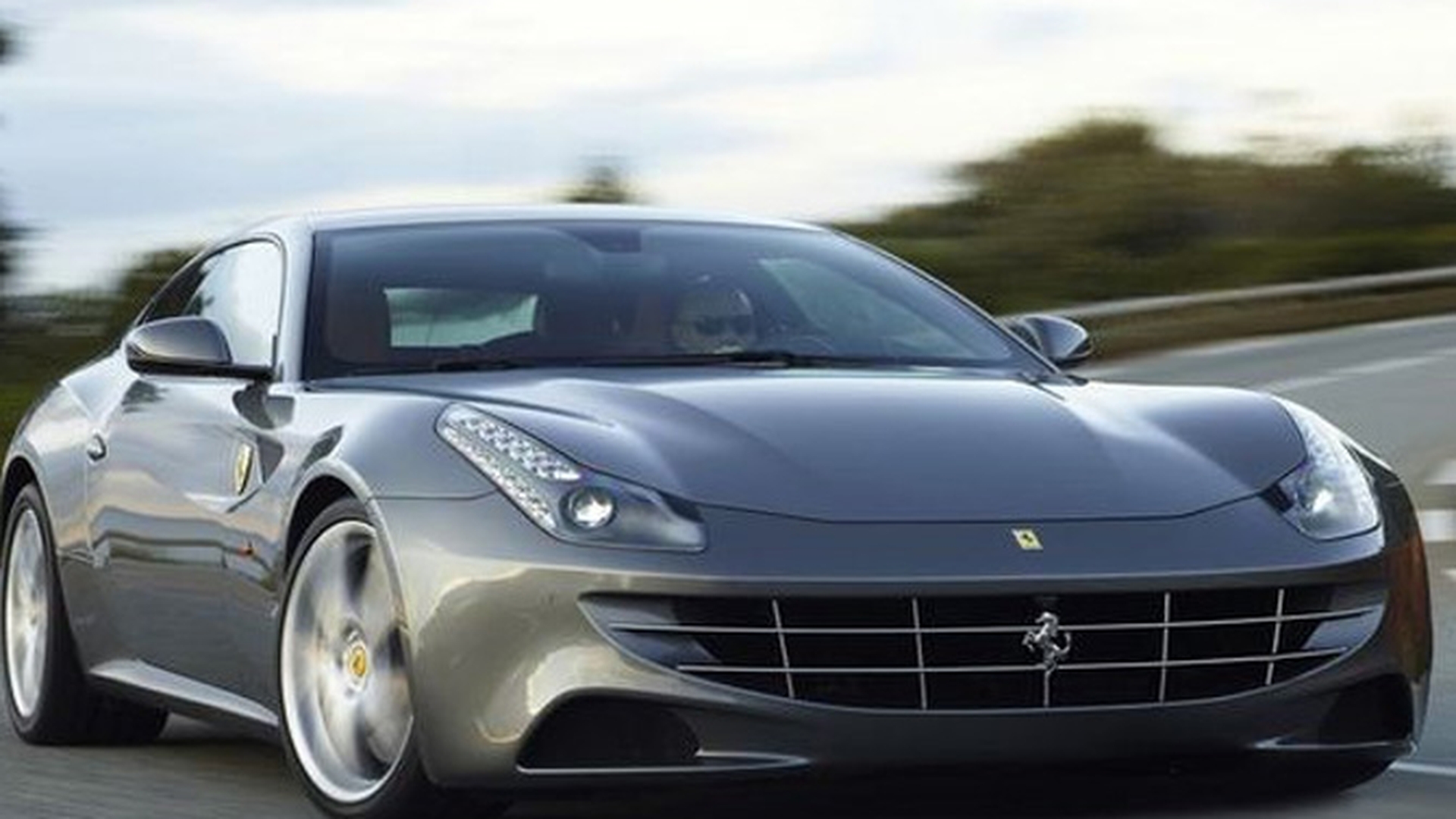 Ferrari pe taraba! Cel mai nou model al constructorului italian se vinde la targul Vitan!
