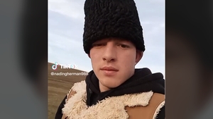 Cine este Nadin Gherman, noua senzație de pe TikTok din România. Sute de mii de oameni îl urmăresc pe tânărul cioban