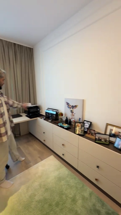 Cum arată apartamentul Alexandrei și al lui Radu Bucălae. Ce aparat au ales să ‘ascundă’ în mobila din bucătărie, deși îl folosesc zilnic
