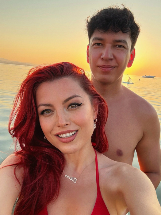 Cum își menține Elena Gheorghe silueta în vacanță. Artista își face toate poftele, dar respectă o regulă