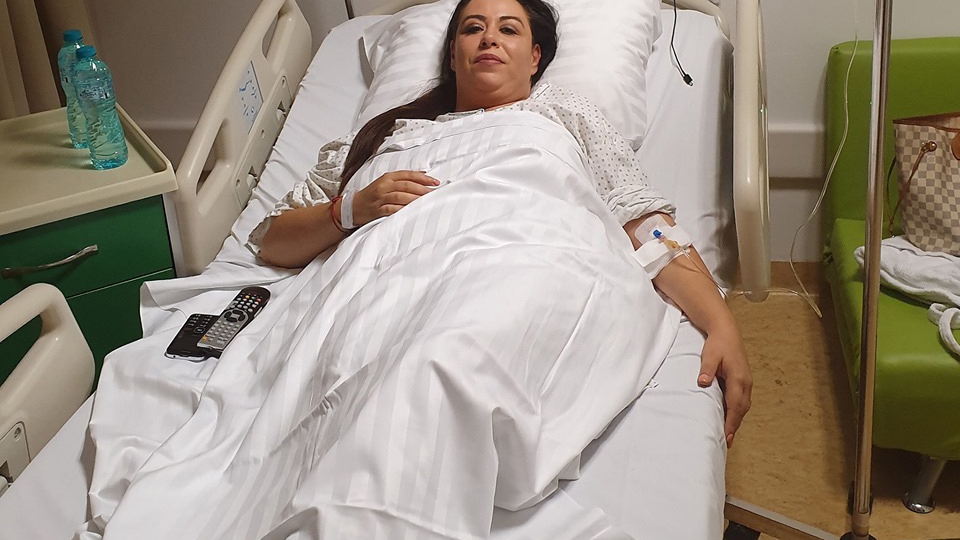 Oana Roman, de urgență la spital: "V-am spus că nu mă simt bine". Cât de gravă este starea fiicei lui Petre Roman