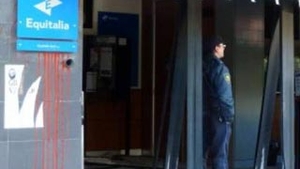 Un angajat al agentiei italiene de colectare a impozitelor Equitalia a fost luat ostatic