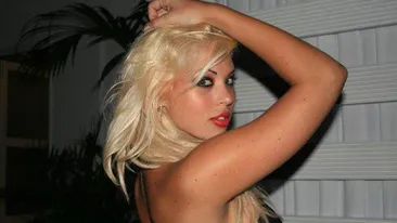 Nu o sa-ti vina sa crezi de la cine a invatat Roxana Nemes sa se imbrace in haine de rockerita! O sa ramai mut cand vei vedea