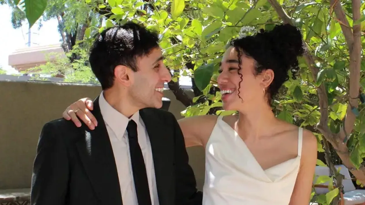 Cea mai zgârcită mireasă! A apărut îmbrăcată la propria-i nuntă într-o rochie de 18 lei și-n pantofi de 39 de lei