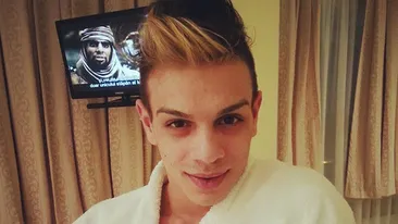 Un fost concurent de la Romanii au talent a pozat GOL PUSCA! Vezi cine a avut acest curaj nebun